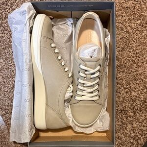 Ecco Women’s Light Gray Sneakers